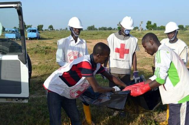 Nigerijoje per dviejų terorisčių išpuolį žuvo mažiausiai 11 žmonių
