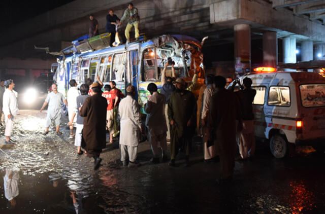 Pakistane sprogus autobusui žuvo 11 žmonių