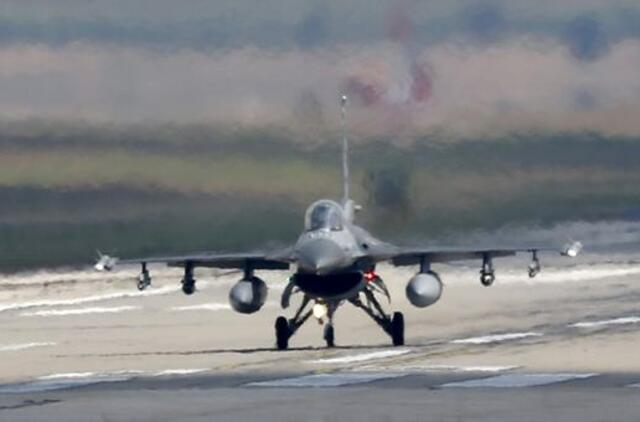 Rusijos naikintuvas pažeidė Turkijos oro erdvę