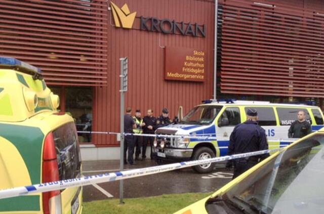Mirė ir kardu Švedijos mokykloje švaistęsis užpuolikas