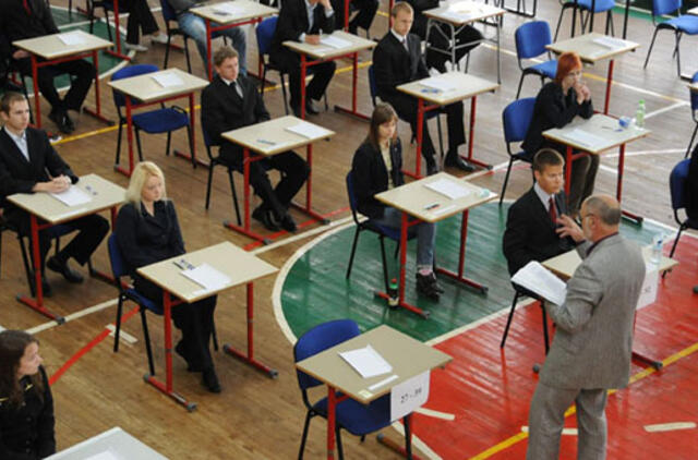 Į aukštąją mokyklą - tik išlaikius bent vieną valstybinį egzaminą