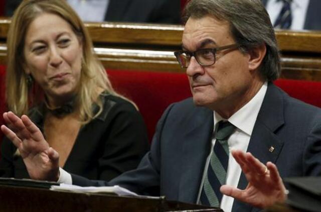 Katalonijos vyriausybė žada tęsti atsiskyrimo procesą