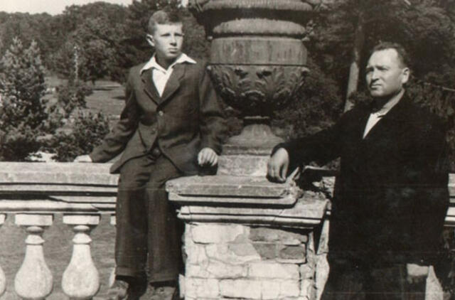 Klaipėdos akvarelės: namai ir žmonės (417)