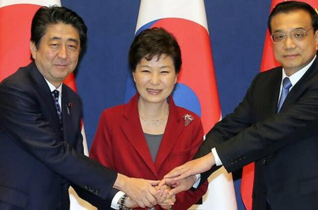 Susitikimo Seule metu Pietų Korėjai, Kinijai ir Japonijai pavyko išspręsti dalį nesutarimų