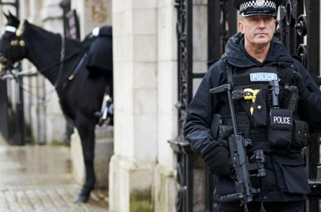 Dėl rasto įtartino objekto Londone evakuoti šimtai žmonių