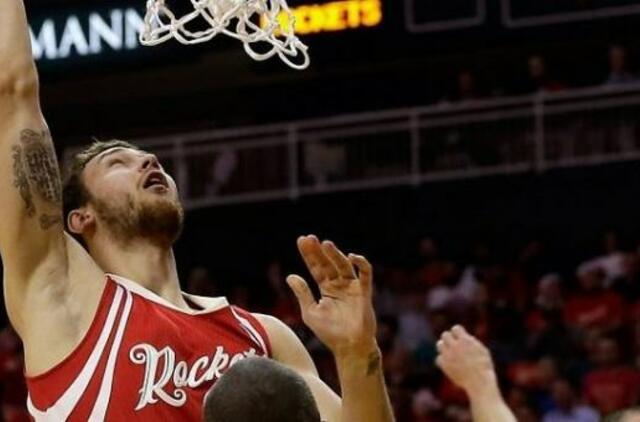 Donatas Motiejūnas prie "Rockets" pergalės prisidėjo 4 taškais