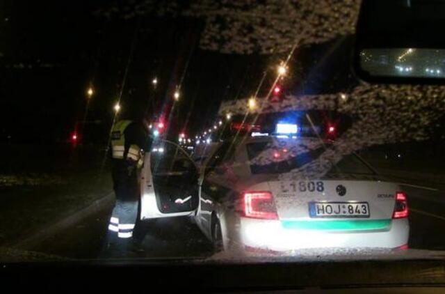 Girtas ir įsiutęs: pyko, keikėsi, įžeidinėjo pareigūnus