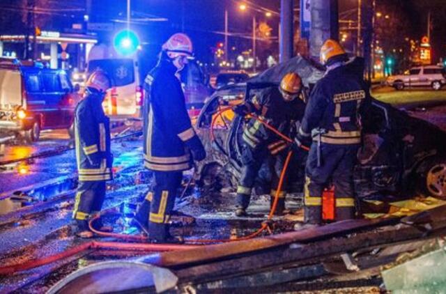 Girti vairuotojai žudo visus savo kelyje