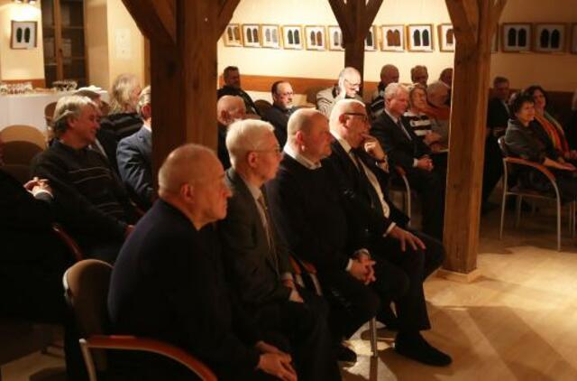 "Kitokie žmonės" įsteigė klubą