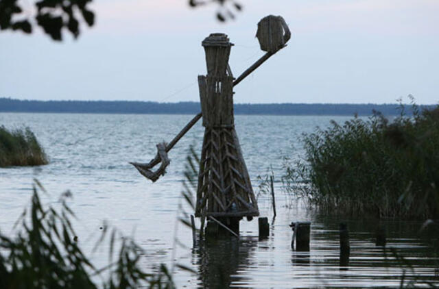 Pasidalino lėšas vandentvarkai ir keliams