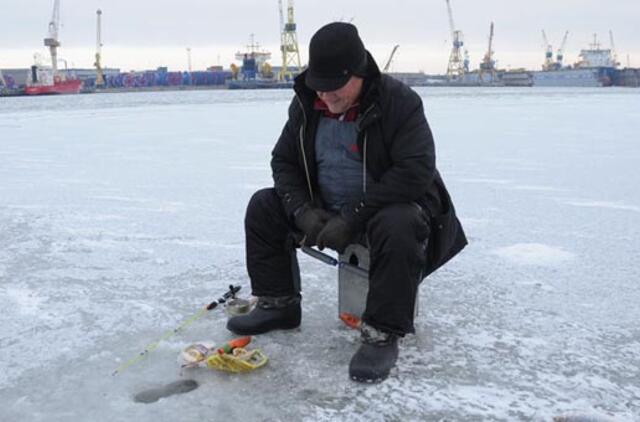 Malkų įlankoje pasirodė pirmieji žvejai