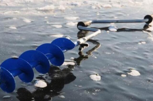 Mariose atskilo ledo lytys, žvejams prireikė pagalbos