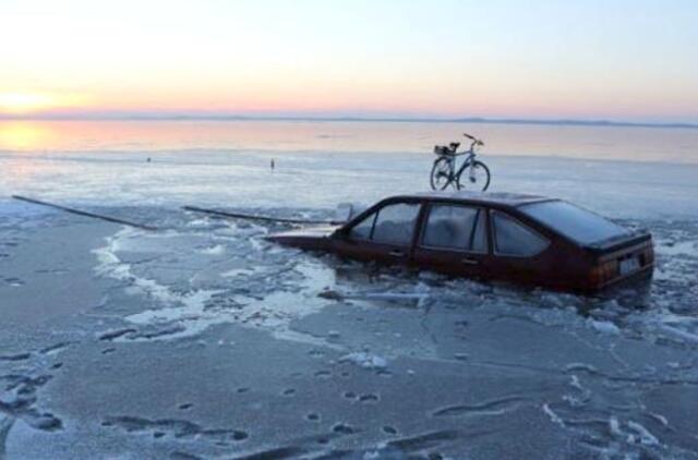Su automobiliu skenduoliu geriau atsisveikinti nedelsiant