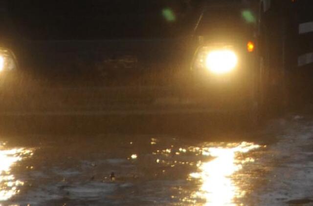 Eismo sąlygas sunkina plikledis ir lijundra