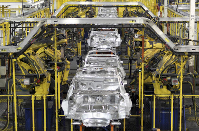 "General Motors" pristabdė automobilių gamybą Egipte