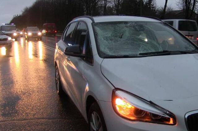 Liepojos gatvėje BMW partrenkė berniuką