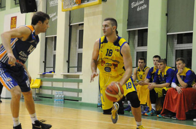 "Naftininkai" kausis su "kariais"