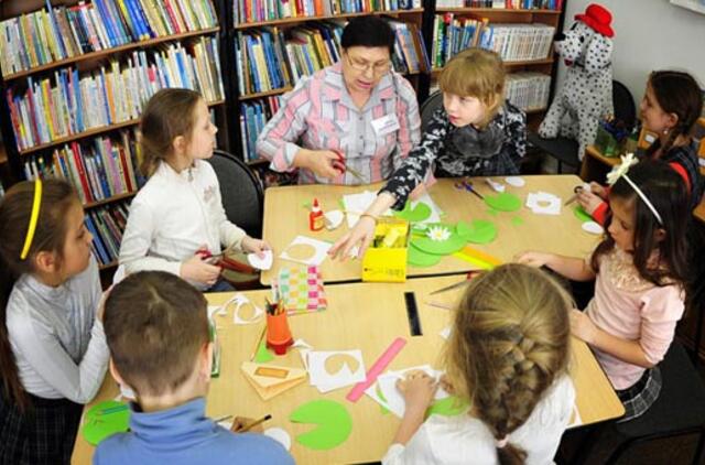 Neturtingos šeimos pradinukas: kur dėtis po pamokų?