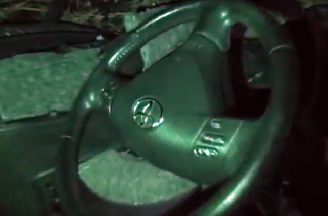 Pavogta "Toyota Corolla Verso" buvo ardoma dalimis