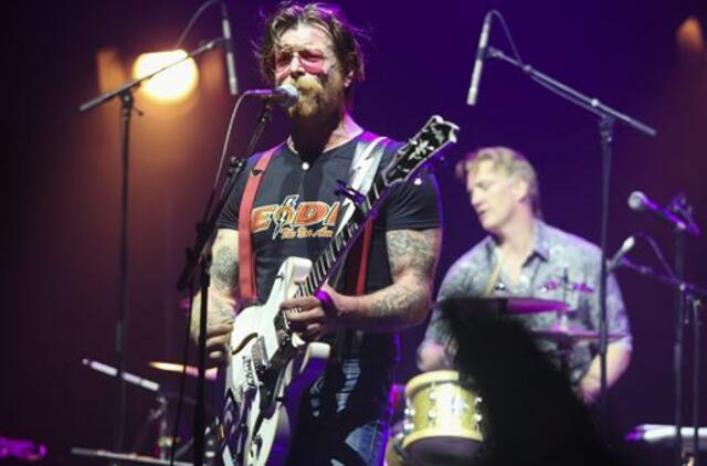Praėjus trims mėnesiams po išpuolių "Eagles of Death Metal" vėl koncertavo Paryžiuje