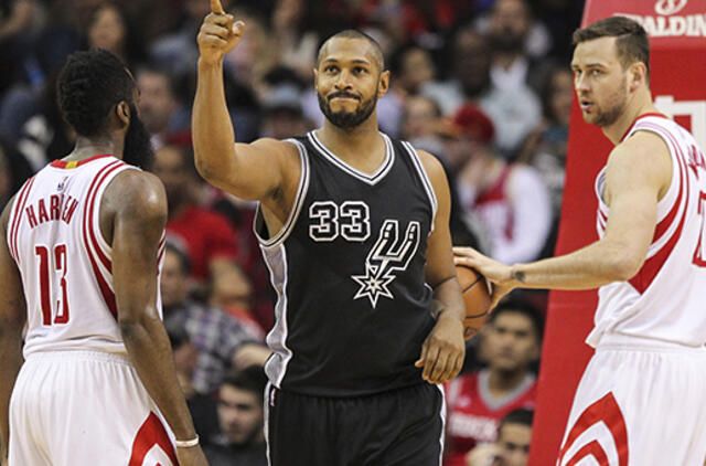 "Rockets" su Donatu Motiejūnu pralaimėjo "Spurs" krepšininkams