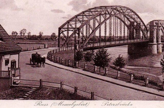 Rusnė pro senąjį objektyvą