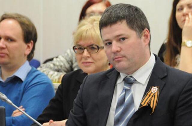 Verdiktas: Georgijaus juostelė politikui nedera