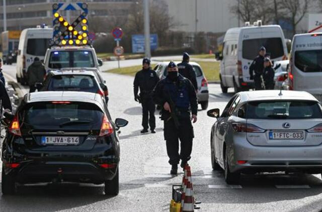 Belgijos policija toliau ieško trečiojo oro uosto sprogdintojo