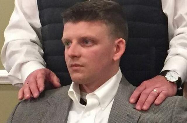 JAV suimtas baltaodis policininkas, nušovęs juodaodį vyrą