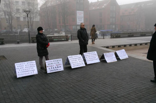 Politikų etikos pažeidimų tyrimai taps slapti?