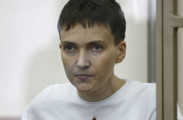 Vokietija reikalauja nedelsiant paleisti Ukrainos pilotę Nadją Savčenko