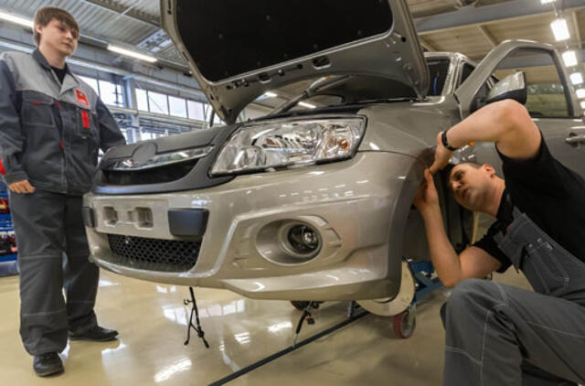 Automobilių gamyba Rusijoje šiemet gali smukti 5-7 proc.