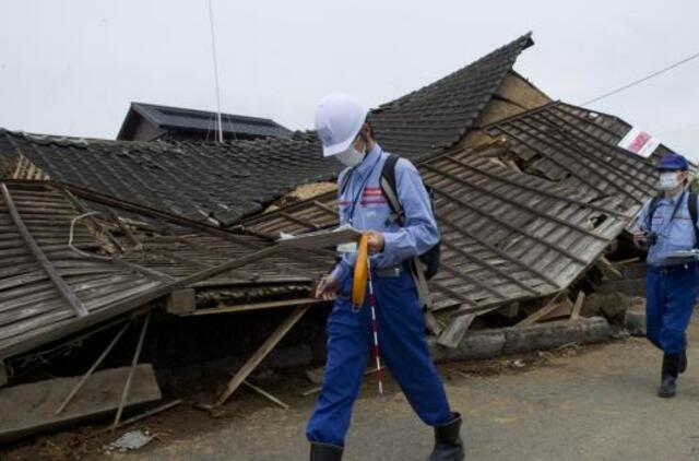 Baiminantis žemės drebėjimo beveik 250 tūkst. japonų buvo liepta palikti namus