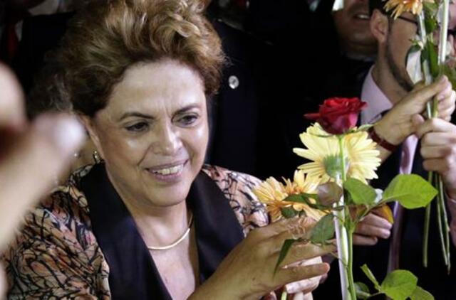 Dilma Rusef jai mestus kaltinimus vadina "seksistiniais"