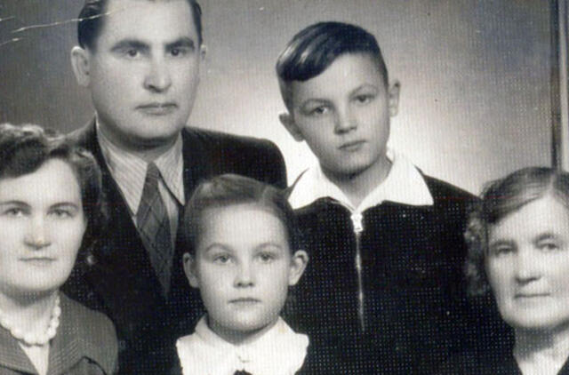 Klaipėdos akvarelės: namai ir žmonės (437)