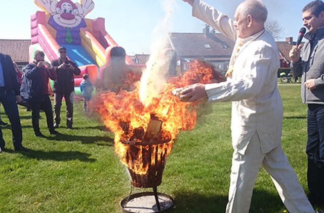 Neringiškiai gaivina žiobrių kepimo tradicijas