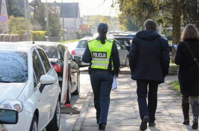 Patikrinimo metu rado kačių šėryklą ir švirkštų