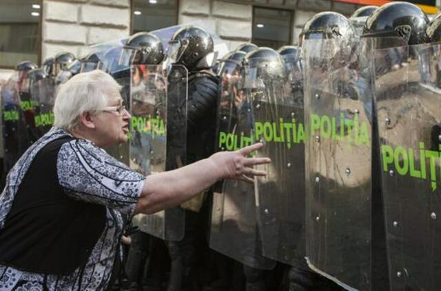 Per susirėmimus tarp protestuotojų ir policijos Moldovoje yra sužeistųjų