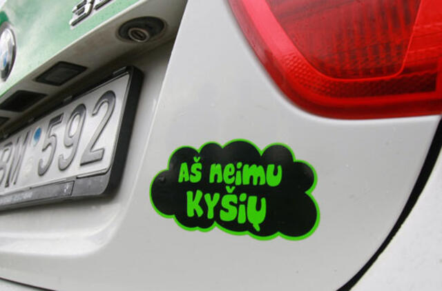 Būsimiesiems vairuotojams - pamokos apie korupciją