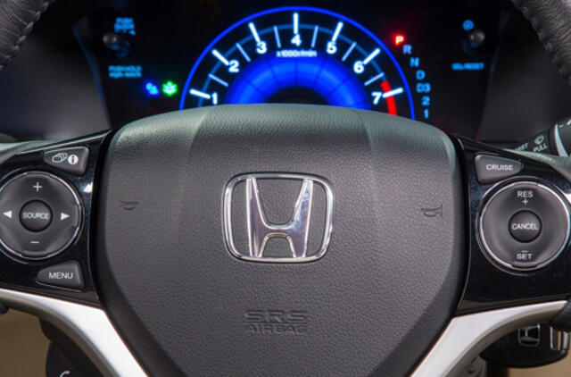 "Honda" atšauks 21 mln. automobilių dėl saugos oro pagalvių defektų