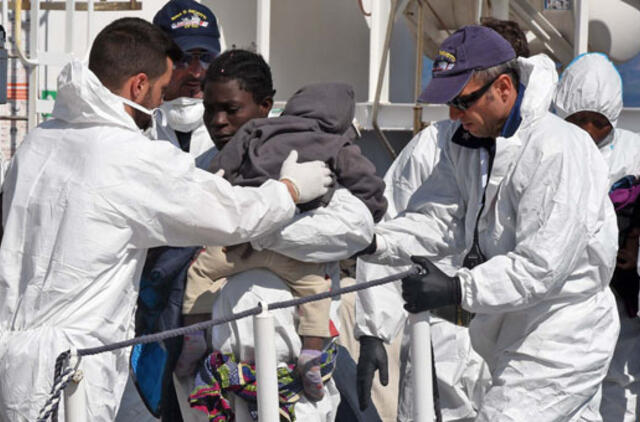 Italijos laivai per 24 valandas išgelbėjo beveik 1 800 pabėgėlių