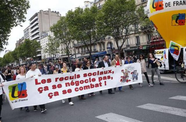 Paryžiuje protesto akcijoje dalyvavo iki 220 tūkst. žmonių