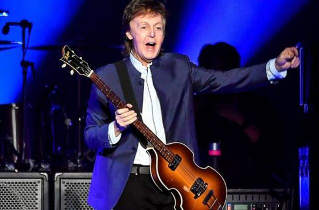 Polas Makartnis prisipažino, kad po „Beatles" iširimo buvo įjunkęs į alkoholį