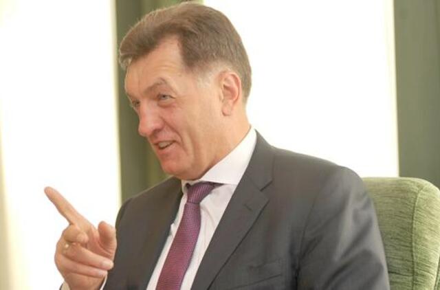 Premjeras: mėsa turėtų pigti tiek, kiek mažinamas PVM