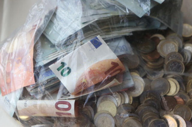 Senutė sukčiams atidavė 18 tūkst. eurų