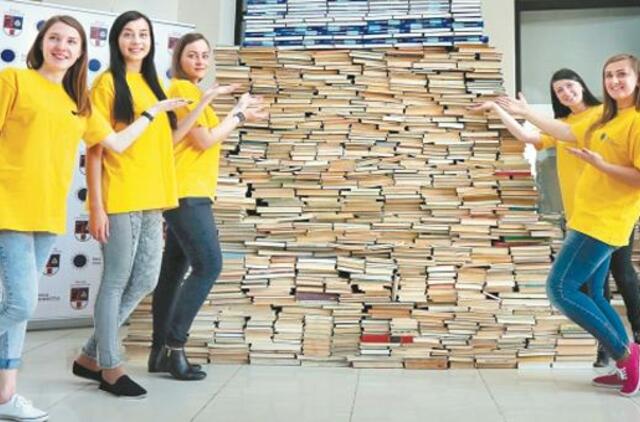 Šiauliuose - rekordinė knygų piramidė