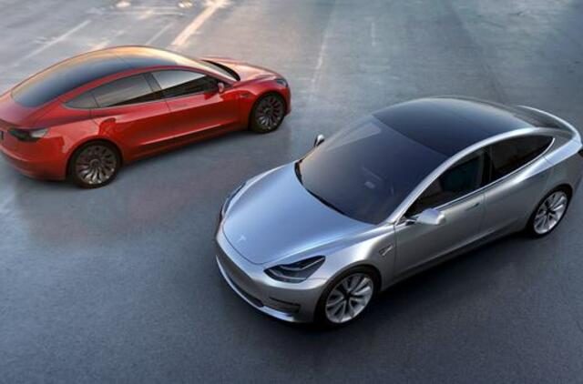 "Tesla" didins automobilių gamybą