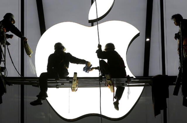 Voreno Bafeto fondas "Berkshire Hathaway" į "Apple" investavo 1 mlrd. JAV dolerių