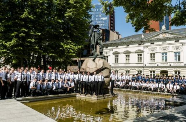 „Iškeptas“ naujas diplomuotų jūrininkų desantas