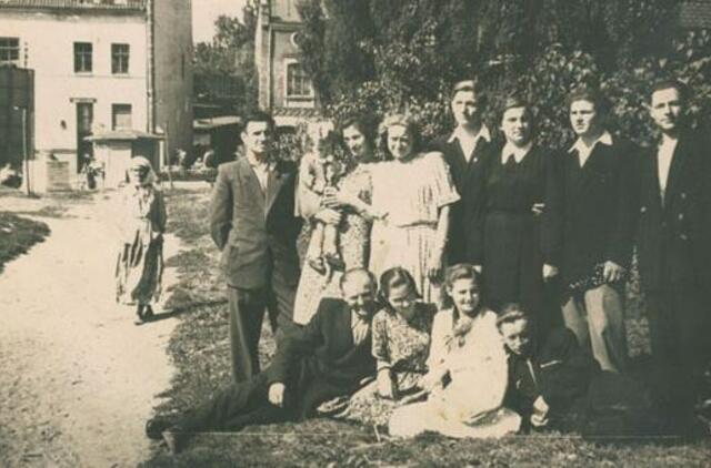 Klaipėdos akvarelės: namai ir žmonės (444)